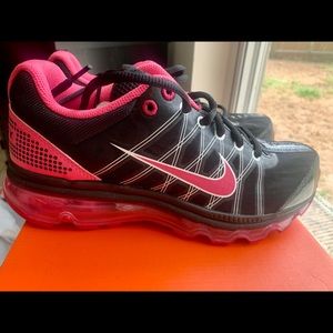 BRAND New With Box, Women's NIKE AIR MAX 2009 (GS) sneakers. Size 6Y/8W